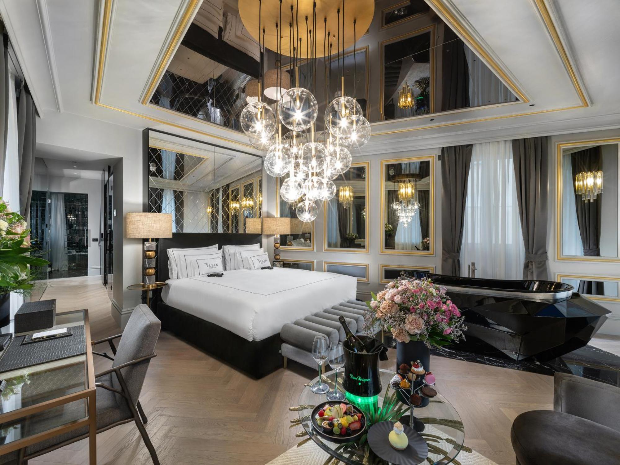 The Plein Hotel - Small Luxury Hotels Of The World Milan Bagian luar foto